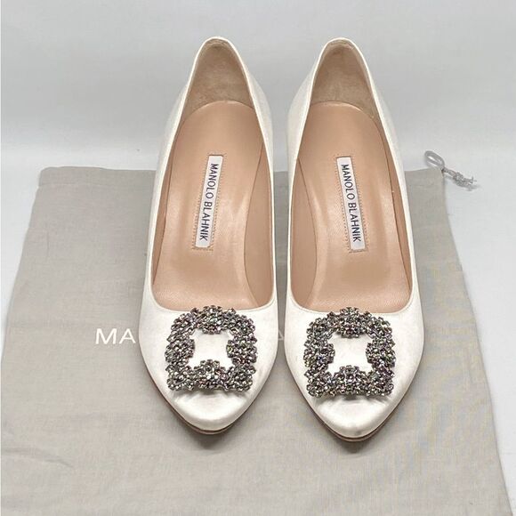 Manolo Blahnik Hangisi 70MM Crystal Buckle Satin Pumps size 37 - Picture 14 of 16